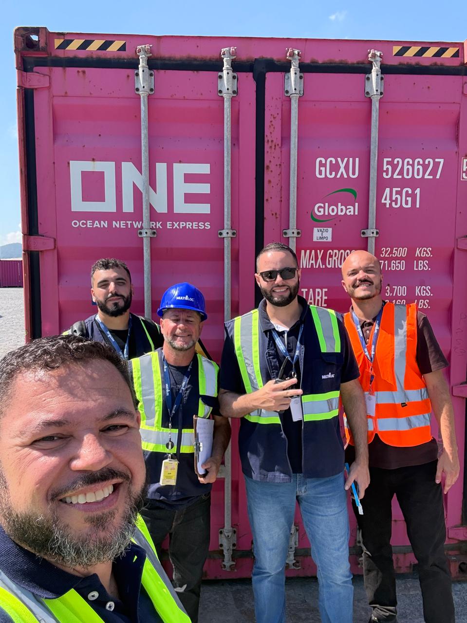 Pátio de containers da rede Depot In