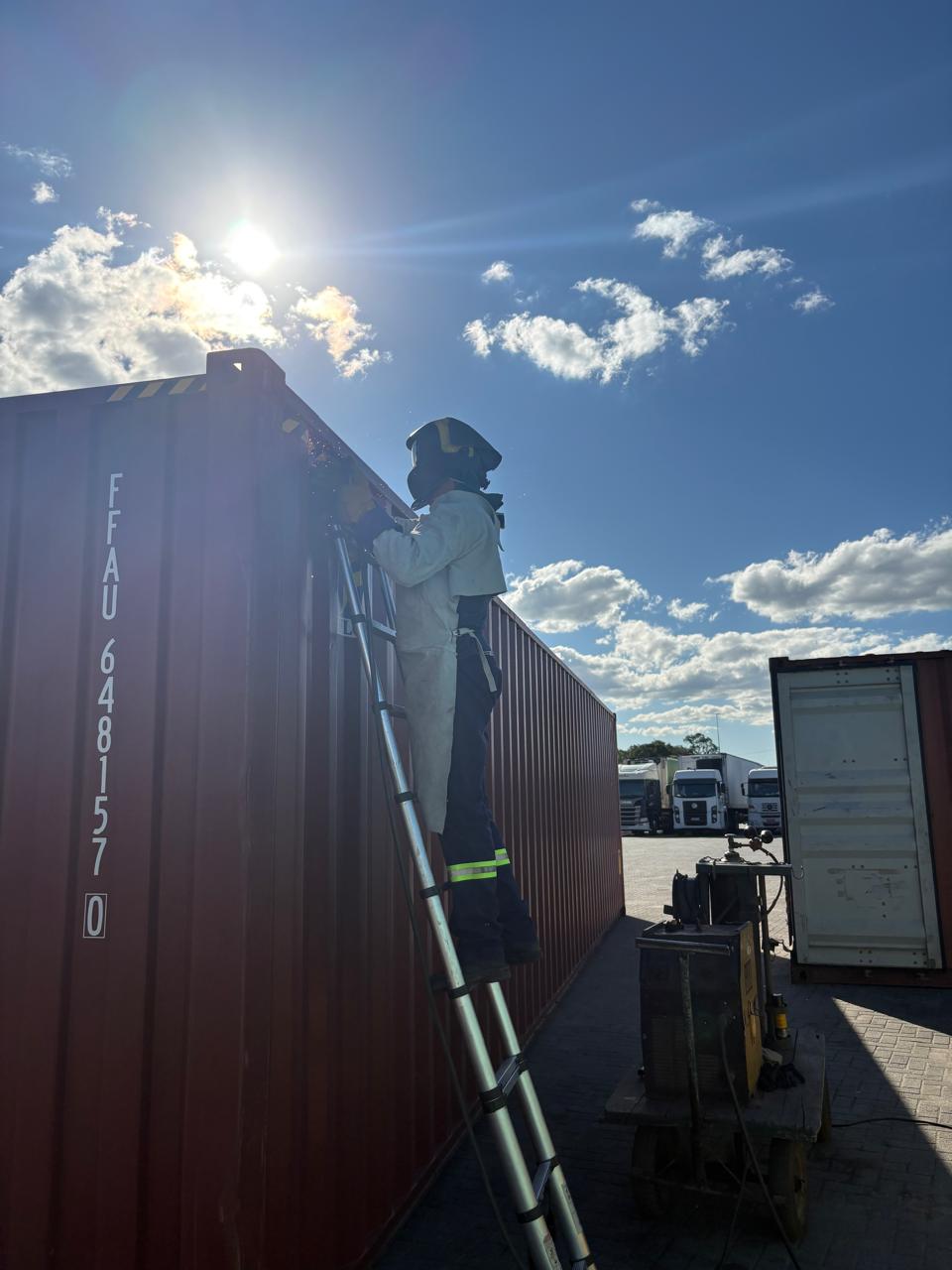 Movimentação de containers vazios em terminal parceiro